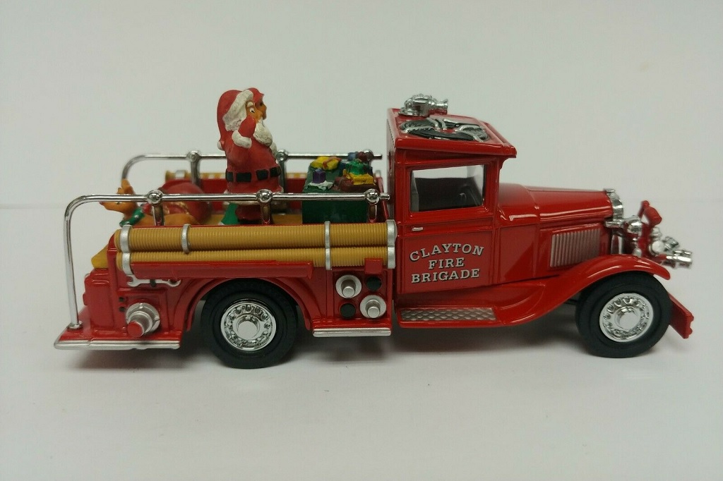 Matchbox Collectibles YSC04; 1932 Ford Model AA Open Cab Fire Engine; Santa's 1997 Fire Engine